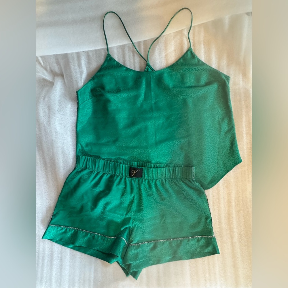 Victoria Secret Green Satin Sleepwear Set size Medium